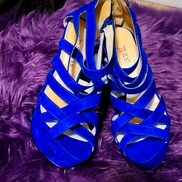 Women's Wedge Heels - Picture 2 of 7